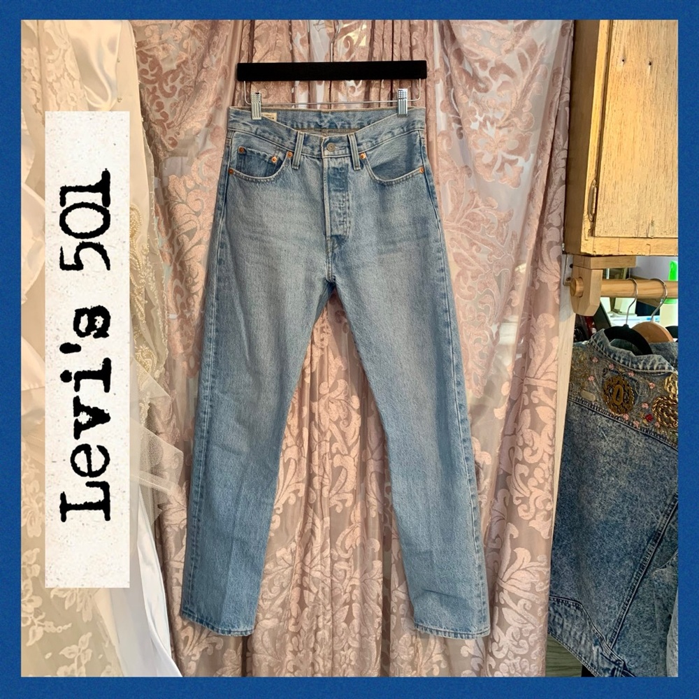 Levi's ~ 501 women’s ~ W27 L30